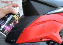 7 setrika pakaian berwarna hitam dengan suhu yang tidak terlalu panas, dan jika bisa balik pakaian sebelum menyetrikanya. Tips Menghitamkan Bodi Motor Bertekstur Kulit Jeruk Yang Pudar Gridoto Com