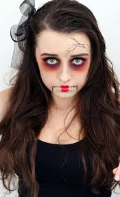 You can use a different colors of make. Halloween Schminke Puppe Gruselige Idee Porzellan Schminken Halloween Gruselig Schminken Halloween Make Up Ideen