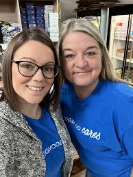 Thank-you to the team at Wedgwood Insurance for their support for the food  bank this holiday season and for caring for our communities ❤️