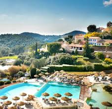 Dans le quartier de pontaillac, à 2 km du centre de vaux sur mer, à 2.5 km du centre de royan, à 250 m de la mer, à 250 m de la plage, sur une route principale. South Of France Hotels Official Site Dolce Fregate Provence