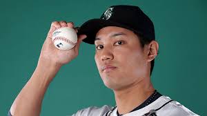 Former Mariners catcher Dave Valle draws from his mother's drive to help  needy families in DR