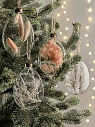 Christmas Decorations Indoor Outdoor Traditional Decorations Uk Sale In 2020 Dried Flowers Christmas Flowers Boho Christmas