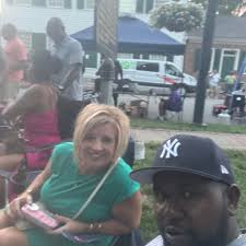 2 door Caprice stopped by for a fresh set of 22” ALL GOLD #spokesnvogues 🔥  Lee Adams