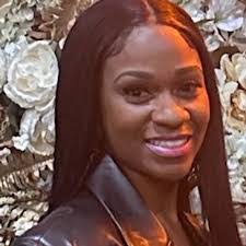 Claire Herron's Instagram, Twitter & Facebook