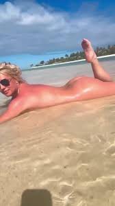 Nude Celebrity Porn Videos, GIFs & Photos | on Sharesome.com