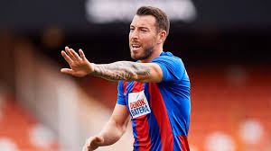 Sergi enrich ametller is a spanish professional footballer who plays as a forward. Iquytc6wfgaksm