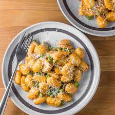 Chicken Gnocchi Recipe With Rosa Sauce Bertolli Recipe Pasta Dishes Recipes Gnocchi