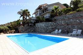 Vieni a goderti il mare cristallino di tropea da non perdere in vacanza in calabria. Case Vacanze Capo Vaticano In Calabria Case Vacanze Vicino Al Mare