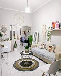 Minimalis selalu identik dengan modernitas, kesederhanaan, simpel, tapi tetap terlihat elegan. Kumpulan Desain Ruang Keluarga Kecil Sederhana Dan Menarik Bikin Keluarga Nyaman Homeshabby Com Design Home Plans Home Decorating And Interior Design