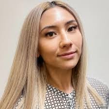 Carolyn Reyna's Instagram, Twitter & Facebook