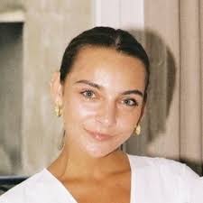 Olivia Herring's Instagram, Twitter & Facebook