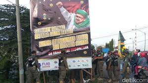 Berikut ini flyer adalah : Baliho Habib Rizieq Dicopot Bagaimana Dengan Pamflet Di Medsos