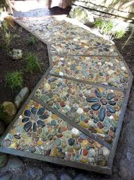 50 Affordable Garden Path Design For Your Amazing Garden Freshouz Com Garden Paths Mosaic Garden Garden Walkway