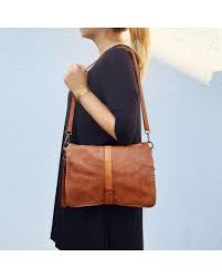 Votre sac à main en cuir fabriqué en italie : Pochette Camel Cuir Vintage Made In Italy