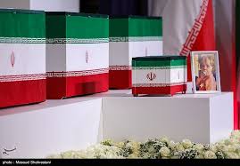 ببینید|وداع فرماندهان ارشد نیروهای مسلح با رهبر شهید در مصلی