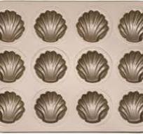 Amazon.com: Muffin Cake Pan, Carbon Steel 12 Cavity Shell ...