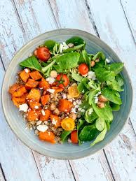 Salade Quinoa Et Patate Douce Rotie Fourneaux Et Fourchettes Recette En 2020 Recette Patate Douce Salade Patate Douce