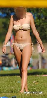 Beach girls cameltoe in beige bikini - Voyeur Videos