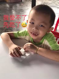 幼儿财商桌游课程（四） 将棉花糖放在孩子面前进行耐性考验，告诉孩子们他们在接下来的10分钟内不能触碰或吃掉棉花糖。  解释这是一个耐心的考验，他们需要尽量控制自己的冲动。 在活动进行期间，观察孩子们的反应。有些孩子可能会感到不耐烦，想要触碰或吃掉棉花糖 ...