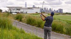 The northern trust field is headlined by brooks koepka, dustin johnson and rory mcilroy. 76yb4zerz0wfom