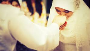 Allah telah mewajibkan kepada seorang wanita yang telah menikah untuk mengurus suami, mengurus anak dan mengurus rumah tangganya. Tugas Istri Ternyata Hanya 2 Hal Ini Islampos