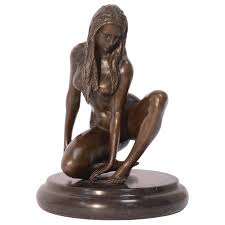 Wenn die mäuse im garten keine großen schäden anrichten, sollten sie am leben gelassen werden. Erotik Bronze Langhaarige Frau Marmorsockel Frauen Akt Skulptur Haus Und Garten Ellas Wohnwelt De