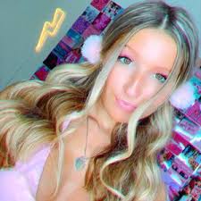 sophie helena (@y2kbarbiedoll)