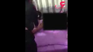 فیلم رسوایی مرد خائن و زن غریبه در خلوتی شان / خانواده همسرش مچ او را گرفتند