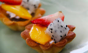 O tarta cu fructe, bineinteles! Desertul Zilei Tarte Cu Fructe Retetele Tale