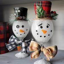 Heritage look of old wine glass with sea ornaments. Wine Glass Snowmen Crafty Morning