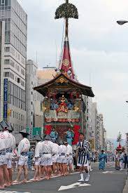 Son muchas las escuelas de japón que están fomentando el uso de los juegos tradicionales japoneses. Festival Japones Wikipedia La Enciclopedia Libre