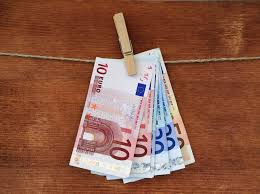 Erste group bank ag (erste group) is one of the largest financial services providers in central and eastern europe serving 15.7 million clients in over 2,700 branches in seven countries. Kreditzinsen In Osterreich Ein Erster Wichtiger Uberblick Wohnnet At