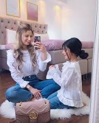 Capi perfettamente identici per mamma e figlia, oppure coordinati, ma anche capispalla uguali. 82 Idee Su Mamma E Figlia Uguali Mamma Figli Abiti Abbinati