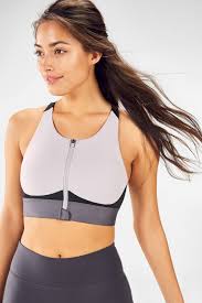 En niet alleen omdat een sport bh comfortabeler is tijdens een training. No Bounce Sports Bra Zip Up Fabletics