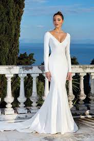 These are the best websites on this topics. Trouwjurken Foto S En Voorbeelden Trouwjurken Brautkleid Lange Armel Brautkleid Langarm Brautkleid Schlicht