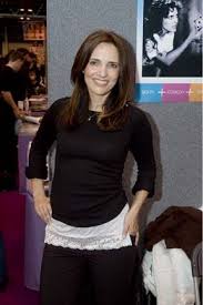 She made her film debut in 1987 by starring as kirsty cotton in clive barker's hellraiser (1987). Ashley Laurence Picture Photo Of Ashley Laurence Fanpix Net