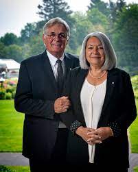 The blending of the institutional with the individual is one of the qualities that makes the office of governor general unique and effective, allowing canadians to connect with the office on a personal level. Nsjy Kalcn5f6m