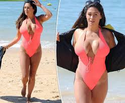 Please try and use a widely accepted site for images posted: The Worst Celebrity Camel Toes Ever Daily Star