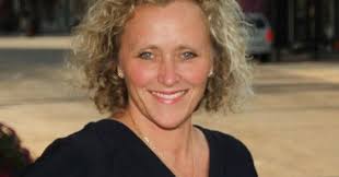 Moline council officially hires new city administrator