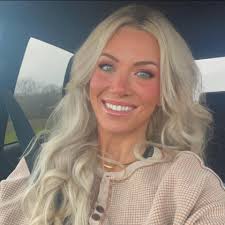 Cheers to someone who does I tip hair extensions.