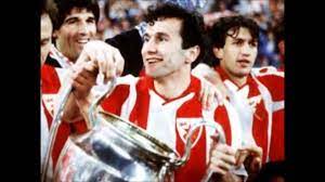 Hej zvezda crvena, crvena hej, zvezda, hej hej zvezda crvena, crvena hej, zvezda, hej samo zvezdu volim ja, jer je ona najbolja ale, ale, ale.eooo. Sve Sto Smo Zeleli Sve Sto Smo Hteli Himna C Zvezda Youtube