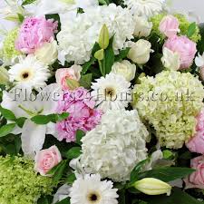London flower delivery by local flower shop for same day, next day. Send Flowers To London Same Day Gift Delivery London Uk