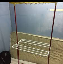 Lihat saja, bahkan anda mampir ke sini untuk mencari ide model rak bunga minimalis yang terbuat dari besi. Penyidai Baju Besi Diy Pagar Rumah
