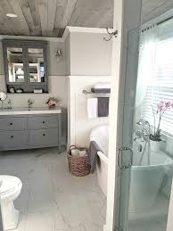 Bathroom Reno Ikea Hemnes Vanity And Cabinet With Barnboard Ceiling Badezimmer Innenausstattung Badezimmer Landhaus Badezimmer