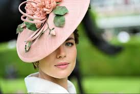 Sublime Hair Accessories for Your Summer Event