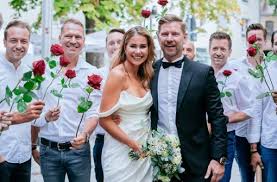 I could hug the whole world, she said after coming out ahead of the other 21 competitors. Stuttgarter Influencerin Anahita Rehbein Fruhere Miss Germany Freut Sich Auf Ein Absolutes Wunschkind Stuttgart Stuttgarter Zeitung