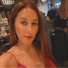 Stephen Curry trolling Tari Eason who rocked a "Warriors Come Out To Play"  shirt, referencing the scene from the movie “The Warriors”