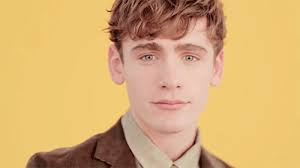 ᴘʀᴇᴛᴇɴᴅ ʟᴏᴠᴇ