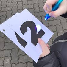 Drei Fragezeichen Kindergeburtstag Wir Ubernehmen Jeden Fall Gelbkariert Schnitzeljagd Kindergeburtstag Kindergeburtstag Kinder Geburtstag Spiele