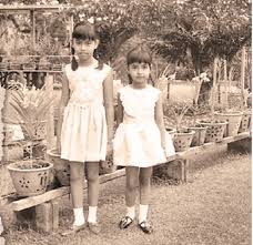 Pada tahun berikutnya, baginda diterima masuk ke somerville college, universiti oxford dan memperoleh ijazah bachelor of arts pada tahun 1983. A Fairy Tale Life At Istana Iskandariah